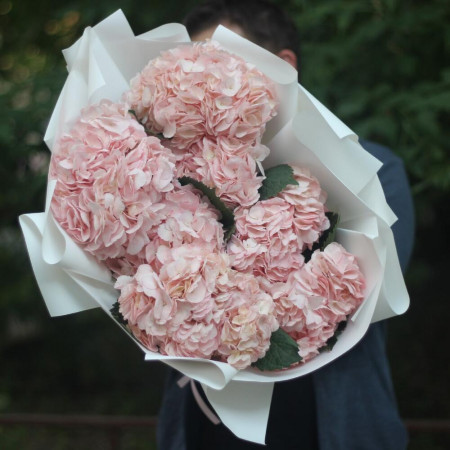7 розовых гортензий. Букет 126 Kimbirly Flowers
