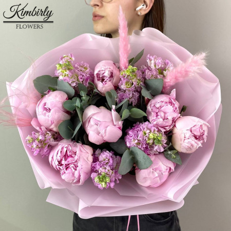 Пионы Сара Бернар и ароматная маттиола. Букет 46 Kimbirly Flowers