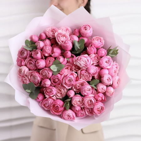 19 кустовых пионовидных роз Сильва Пинк с эвкалиптом. Букет 396 Kimbirly Flowers