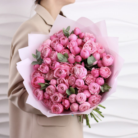 19 кустовых пионовидных роз Сильва Пинк с эвкалиптом. Букет 396 Kimbirly Flowers